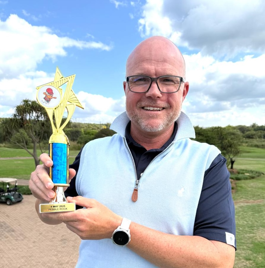 Louis Hattingh Birdies last two holes to take Victory at Pebble Rock